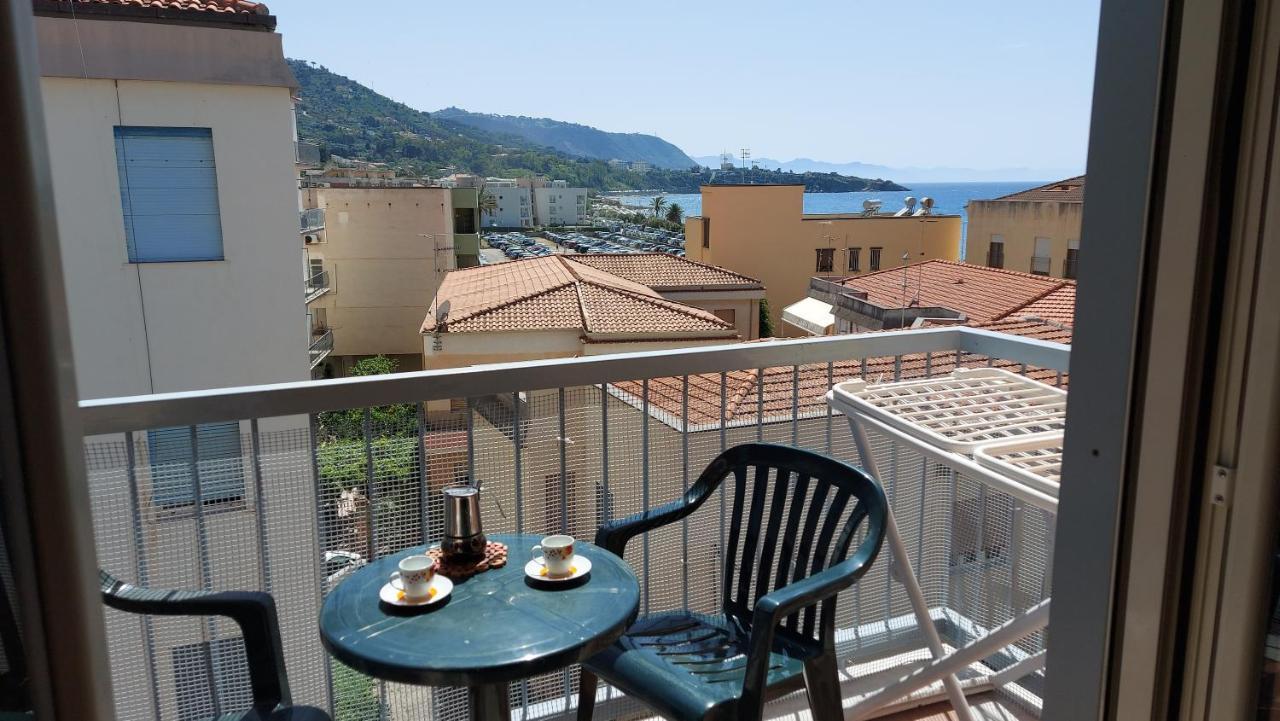 Casa Floridea -Mediterranea Sicilia Apt Cefalù Extérieur photo